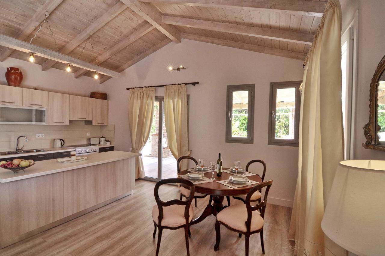 Veroniki Penthouse Deluxe Apartment Agios Ioannis Peristerion Dış mekan fotoğraf