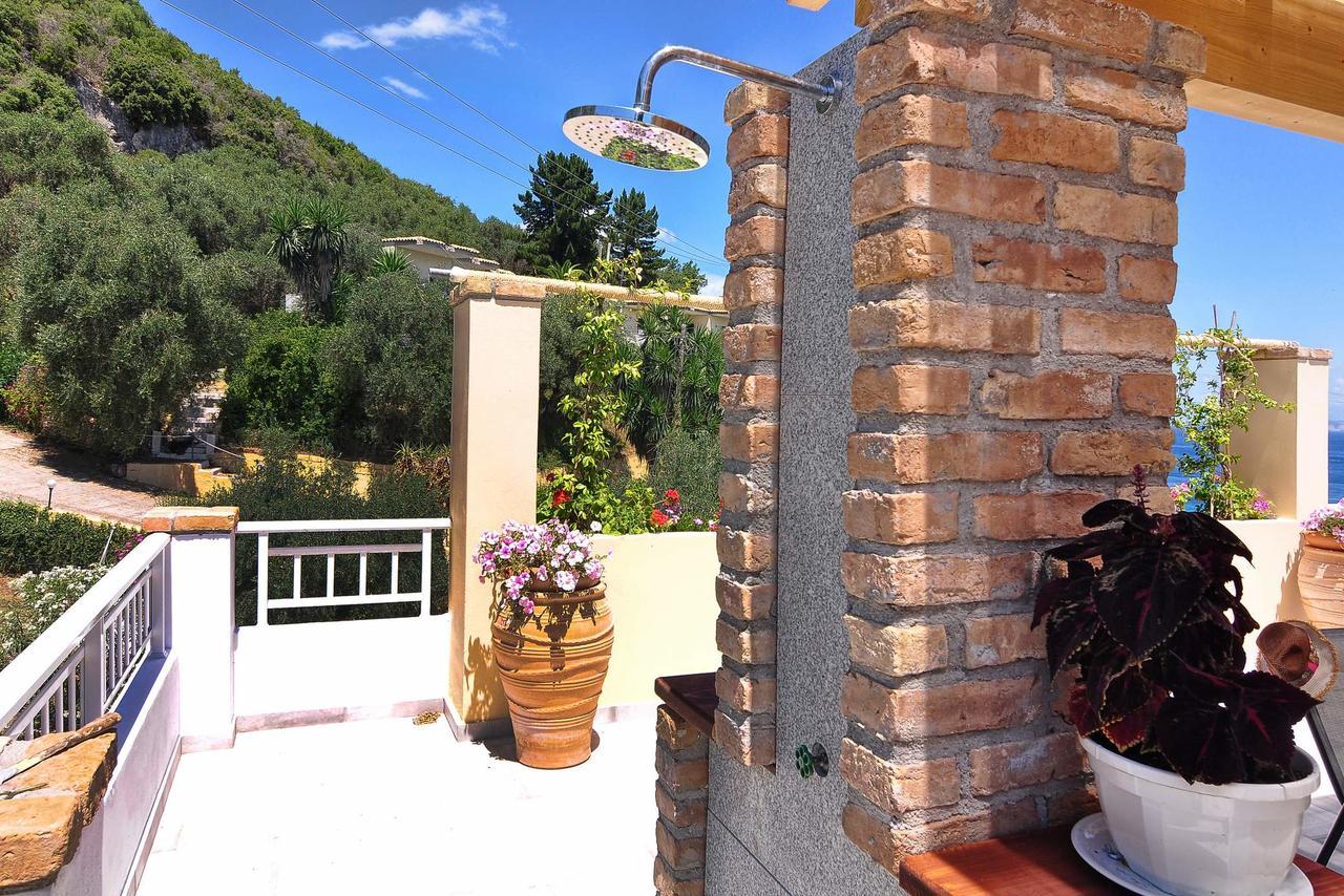 Veroniki Penthouse Deluxe Apartment Agios Ioannis Peristerion Dış mekan fotoğraf