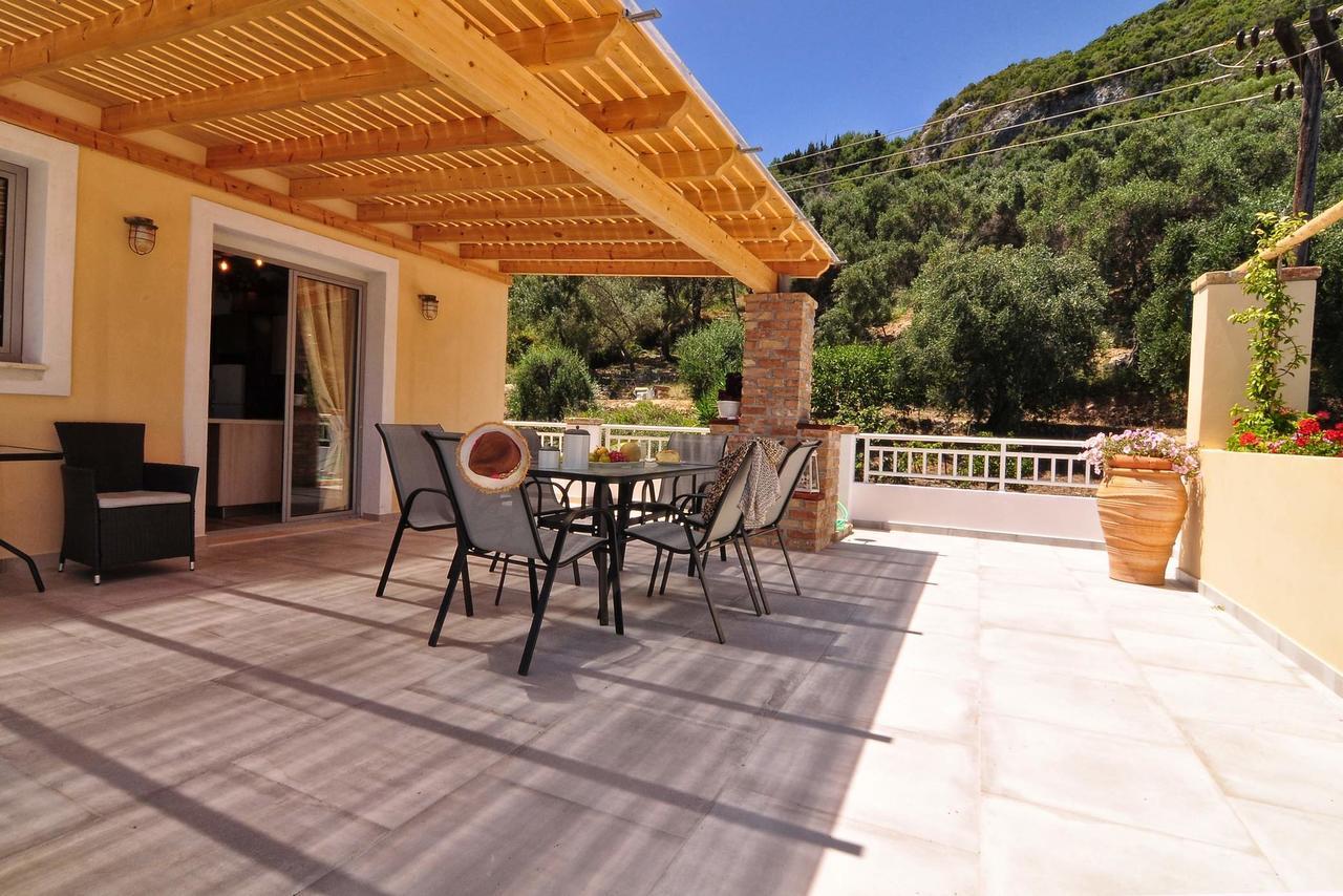 Veroniki Penthouse Deluxe Apartment Agios Ioannis Peristerion Dış mekan fotoğraf