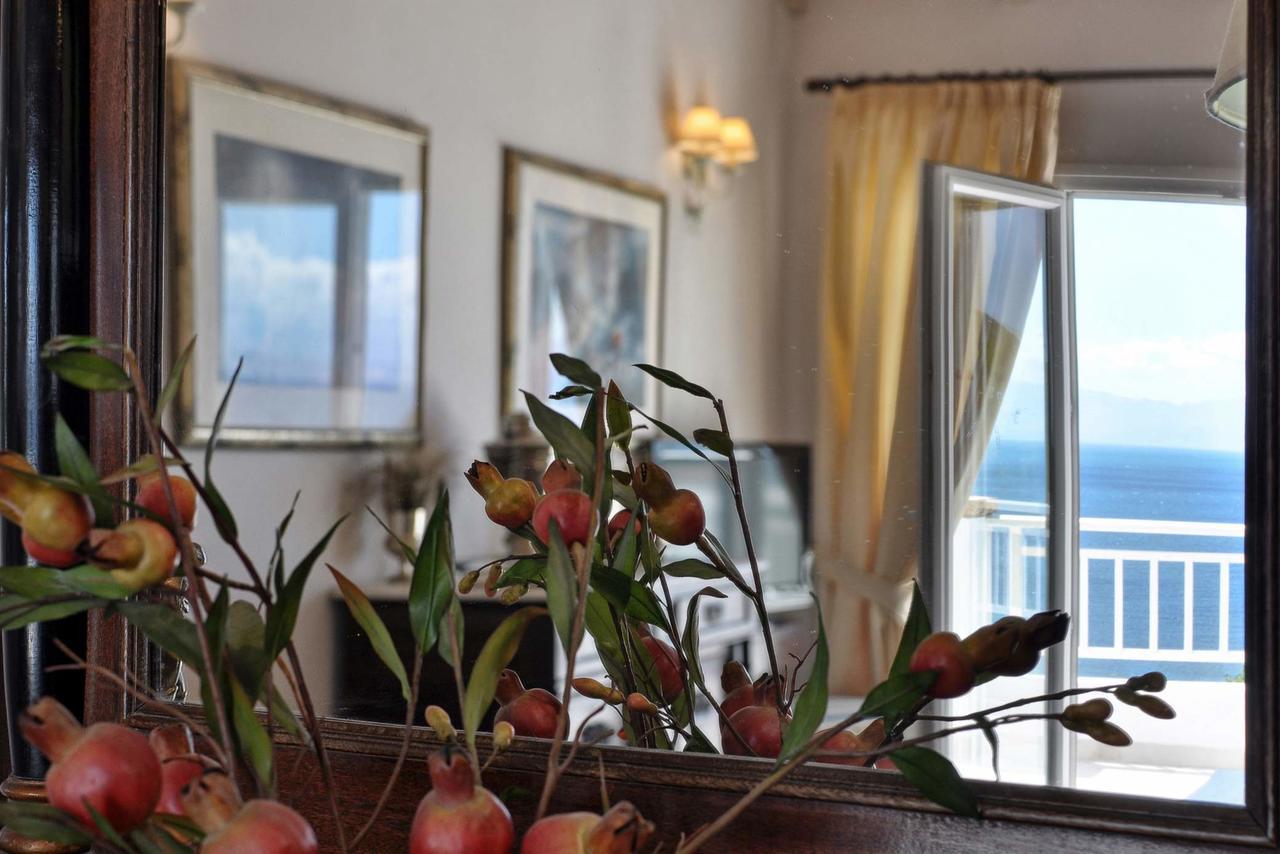 Veroniki Penthouse Deluxe Apartment Agios Ioannis Peristerion Dış mekan fotoğraf